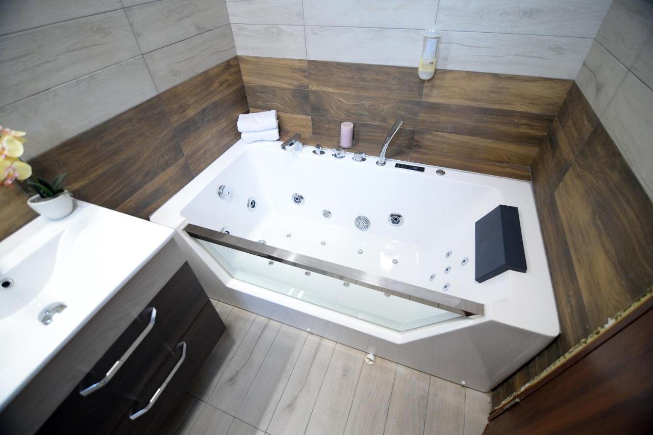 Apartmani Carolija Lucani Εξωτερικό φωτογραφία