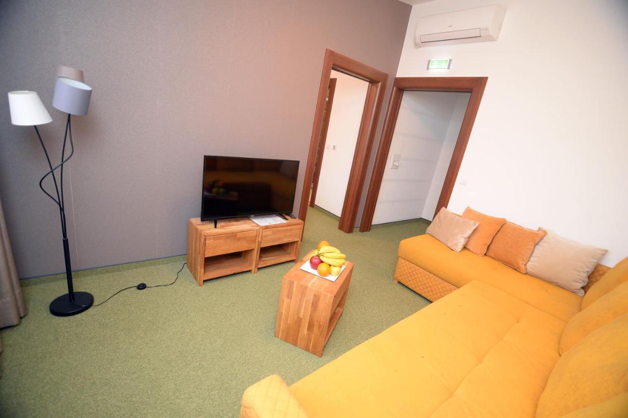Apartmani Carolija Lucani Εξωτερικό φωτογραφία